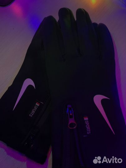 Перчатки Nike
