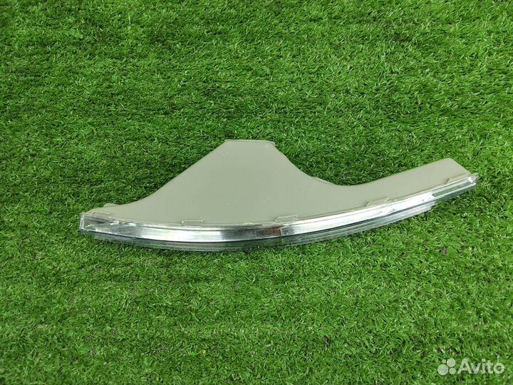 Поворотник в бампер левый VW Passat B6 VAG