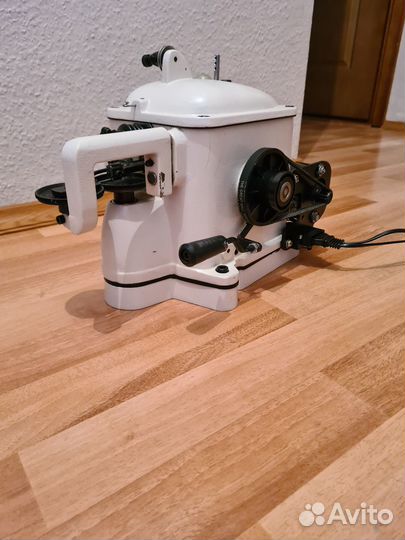 Скорняжка, швейная машина для меха и кожи