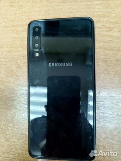 Samsung Galaxy A7 (2018), 4/64 ГБ