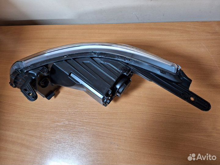 Фара передняя правая Kia Rio QB