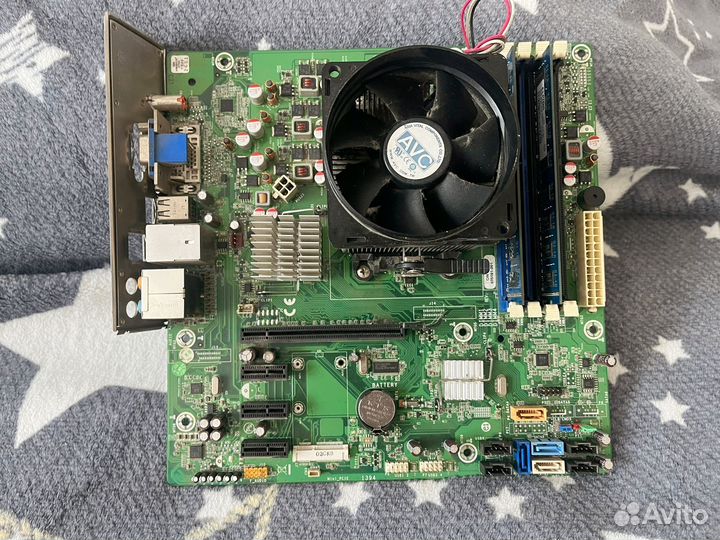 Материнская плата AM3 с процессором и памятью