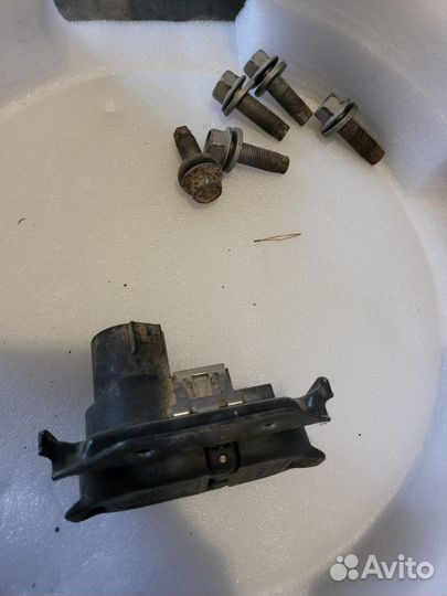 Фаркоп Toyota Tundra с квадратом