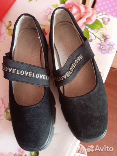 Туфли для девочки новые