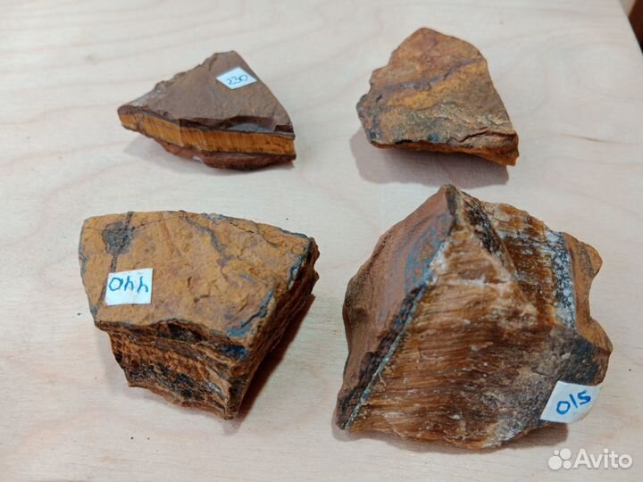 Камень тигровый глаз