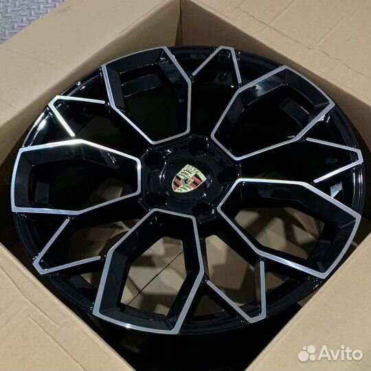 Диски на Audi Ауди Q7 4M R21