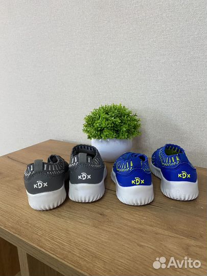 Кроссовки детские