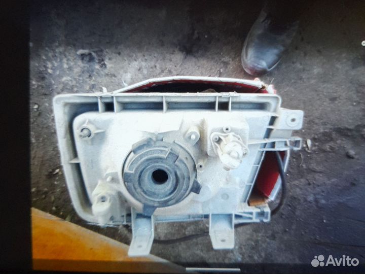 Фара передняя правая на Daihatsu Roki