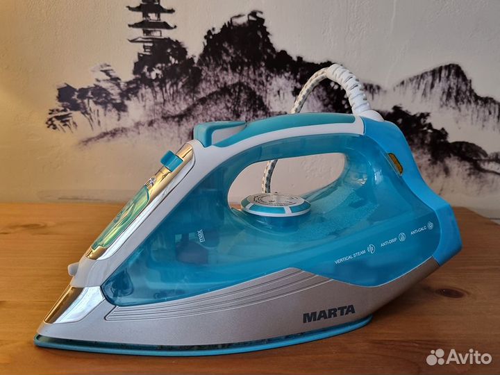 Голубой утюг Marta MT-1104 (ремонт или на запчасти