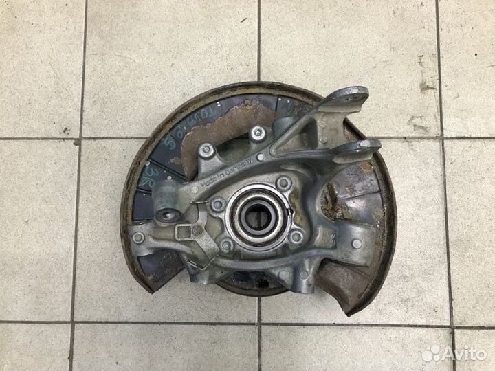 Кулак поворотный задний правый Volkswagen Touareg