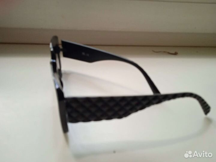 Солнцезащитные очки женские 2шт. Цена за всё