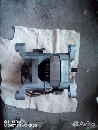 Двигататель стиральной машины ariston arsl 105