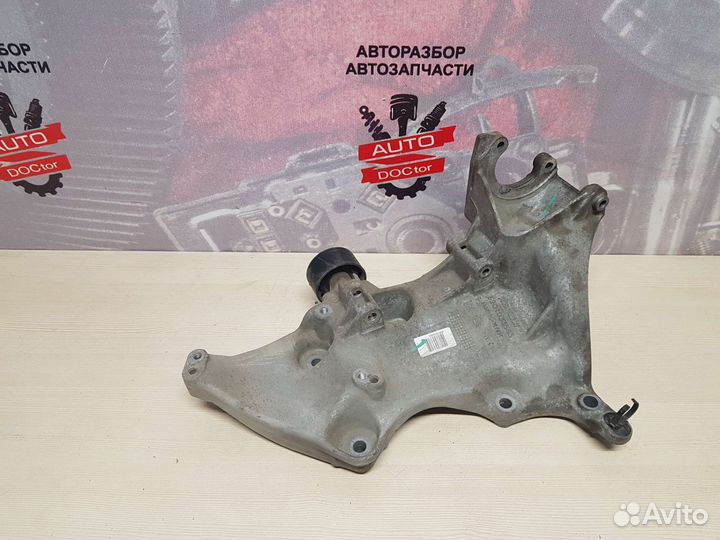 Кронштейн двигателя Renault Duster 1 F4RA 2014