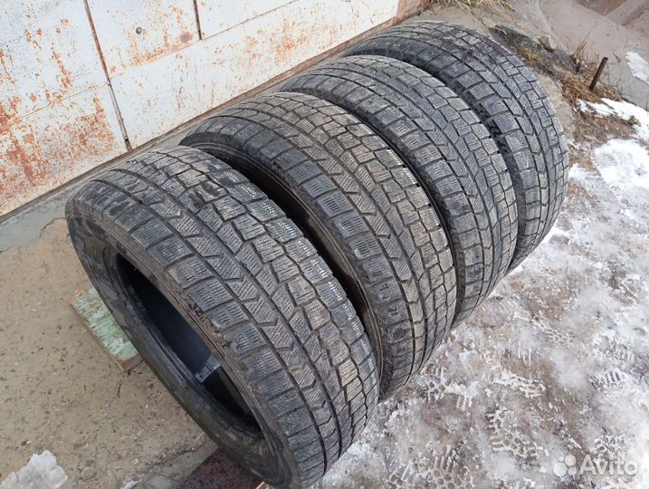 Dunlop Winter Maxx 215/60 R16 99T