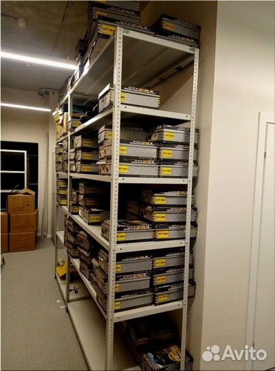 Металлический стеллаж в офис