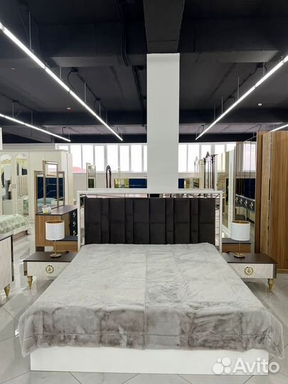 Спальный гарнитур Флоренция