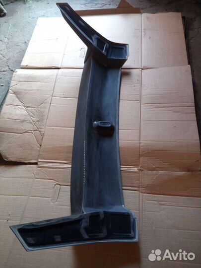 Спойлер Чистое стекло Renault Duster