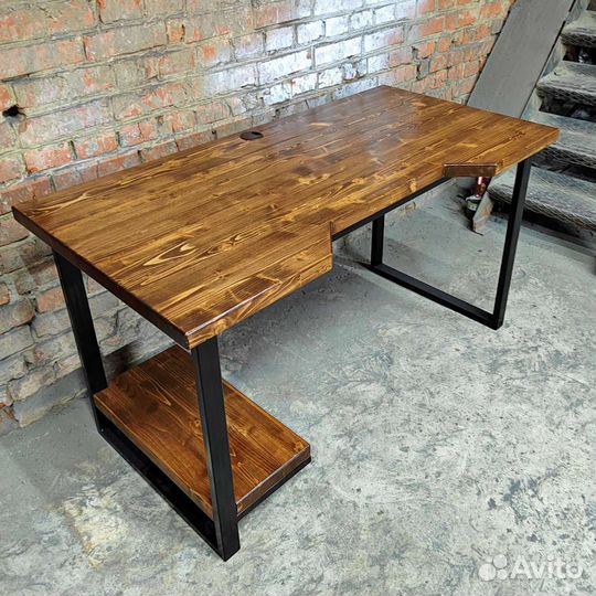 Компьютерный стол, игровой стол