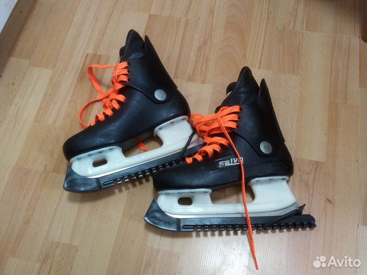 Коньки хоккейные
