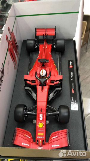 Модель Bburago Формула 1 F1 Ferrari S.Vettel 1:18