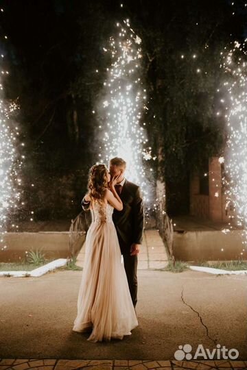 Тяжелый дым, холодные фонтаны, лазерное шоу, конфе