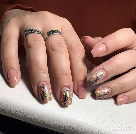 Маникюр, окрашивание+ коррекция бровей