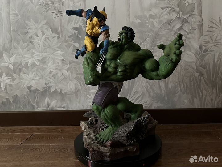 Sideshow Hulk vs Wolverine