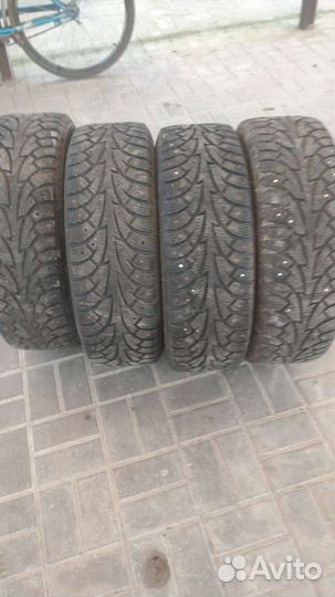 Hankook Winter I'Pike 215/60 R17