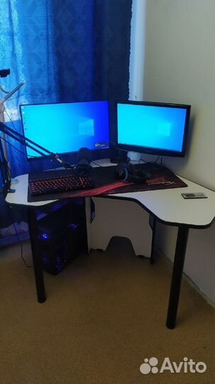 Угловой компьютерный геймерский игровой стол