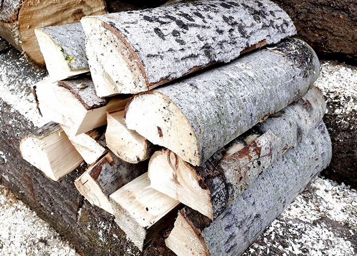 На дворе трава на траве дрова