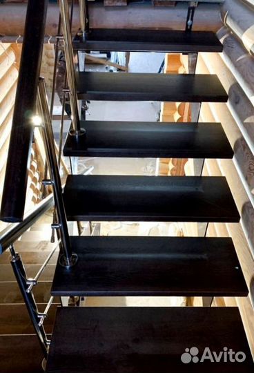 Лестница с забежными ступенями под ключ
