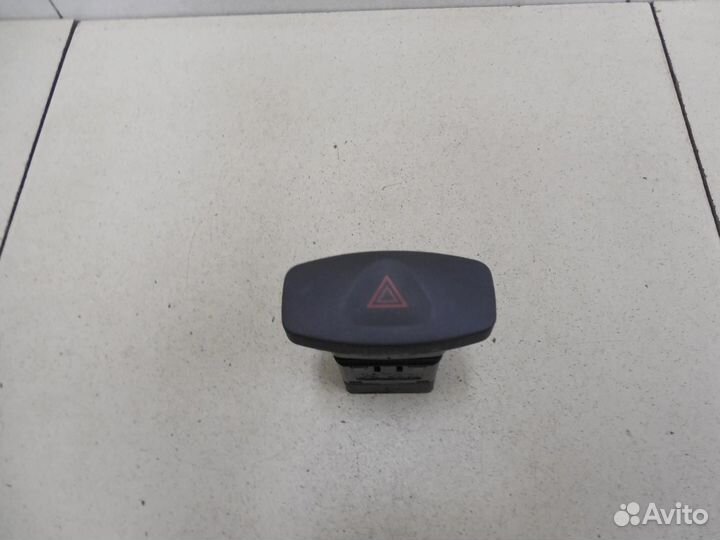 Кнопка аварийной сигнализации Duster 2012