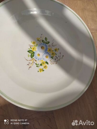 2 блюда под торт; 2 салатника. Цена за все