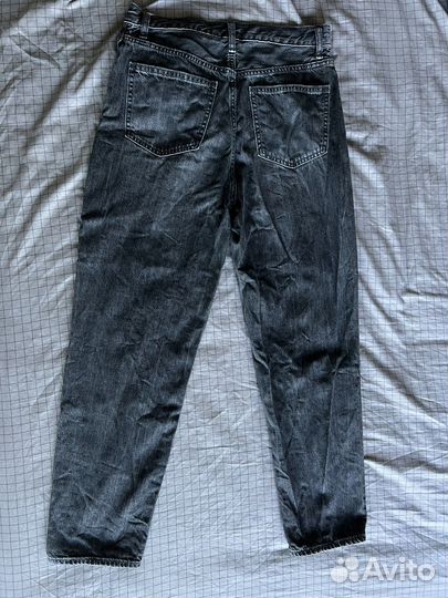 Серые джинсы uniqlo