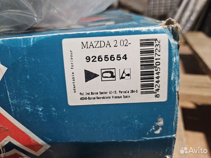 Зеркало правое Mazda 2