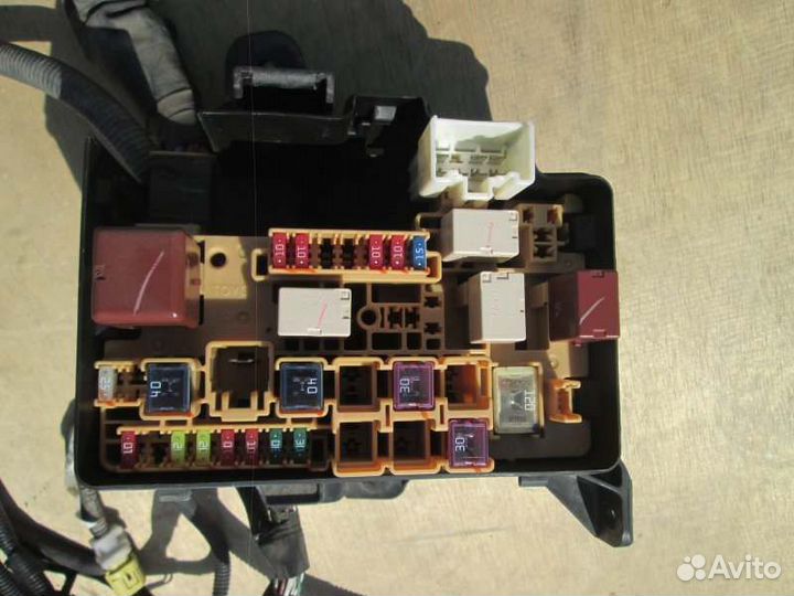 Блок предохранителей Toyota Allion ZZT240 1ZZ-FE