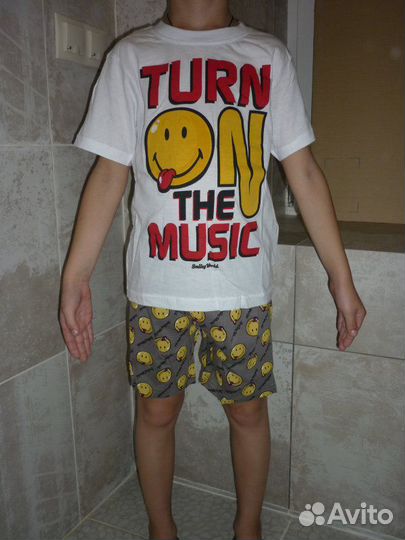 Комплект(футболка+шорты). Новый. р.116(полноразмер