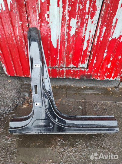 Стойка кузова средняя правая Volkswagen Tiguan 5NZ