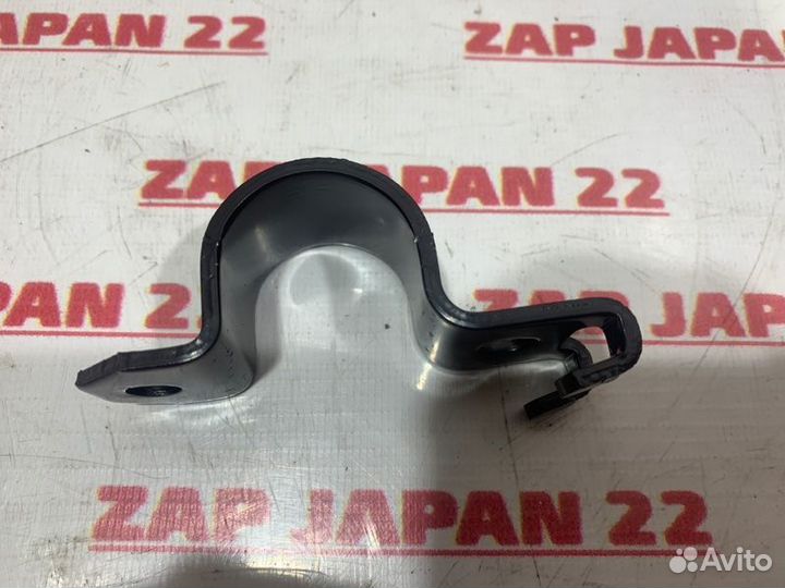 Крепление стабилизатора заднее Toyota Land Cruiser