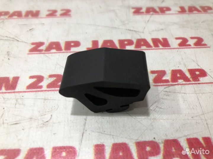 Отбойник капота Toyota Land Cruiser Prado