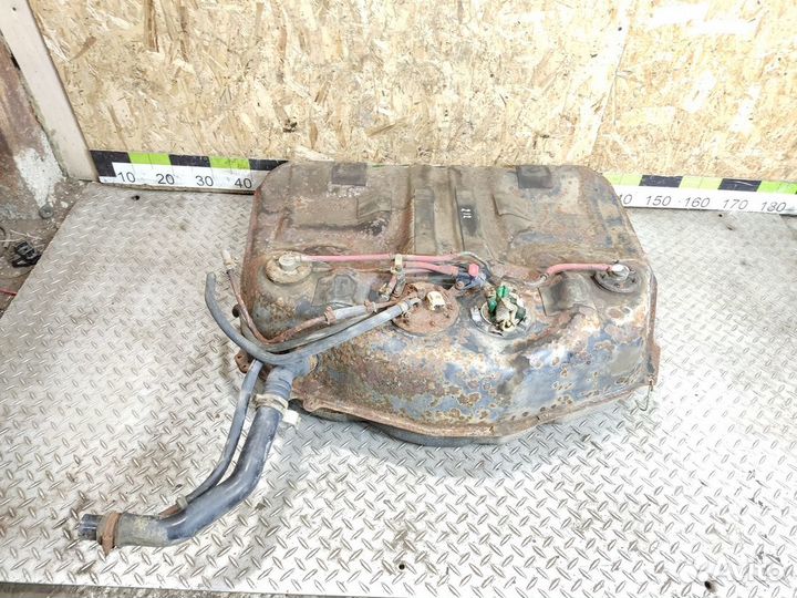 Бак топливный Honda Legend 1991-1996