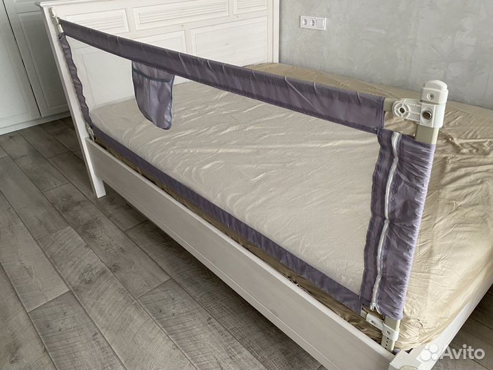 Защитный барьер для кровати