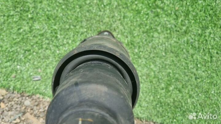 Пневмостойка задняя правая Toyota Crown Majesta