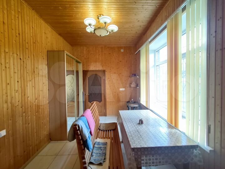 Дом 235 м² на участке 12 сот.