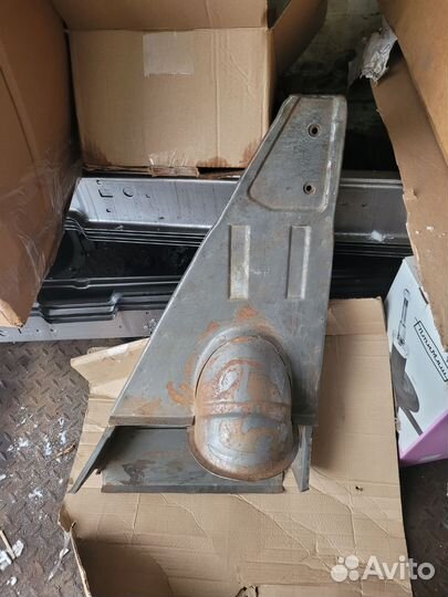 Стойка центральная правая УАЗ 469 hunter