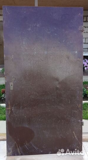 Продам дверь металлическую б/у