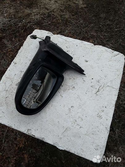 Зеркало заднего вида