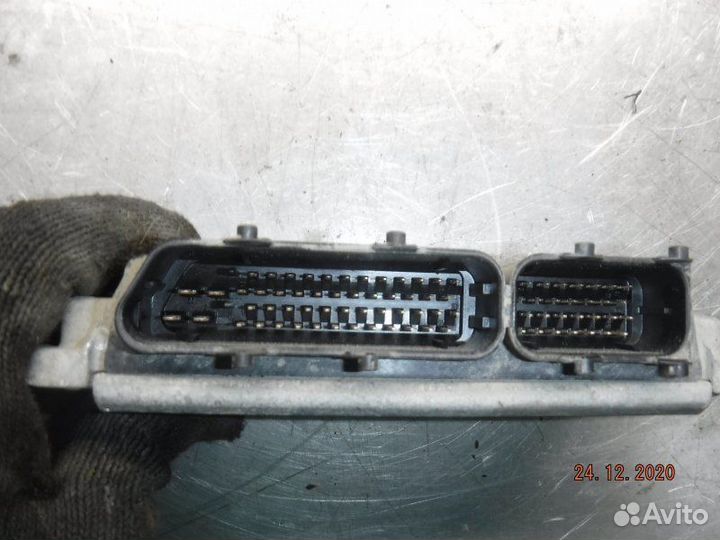 Блок управления двигателем Volkswagen Jetta 6 CFN