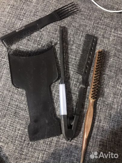 Для парикмахера расчески