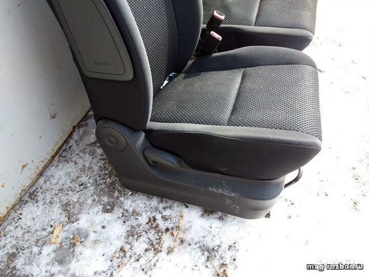 Сидения передние Suzuki Grand Vitara, III пара